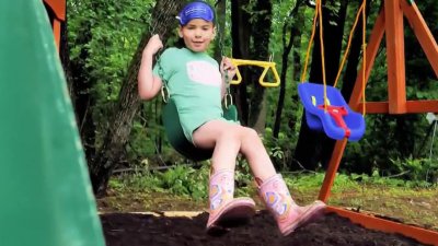 7-year-old girl fighting leukemia surprised with backyard playset